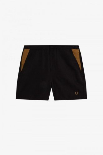 Badeshorts mit Kontrasteinsätzen