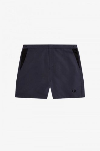 Badeshorts mit Kontrasteinsätzen