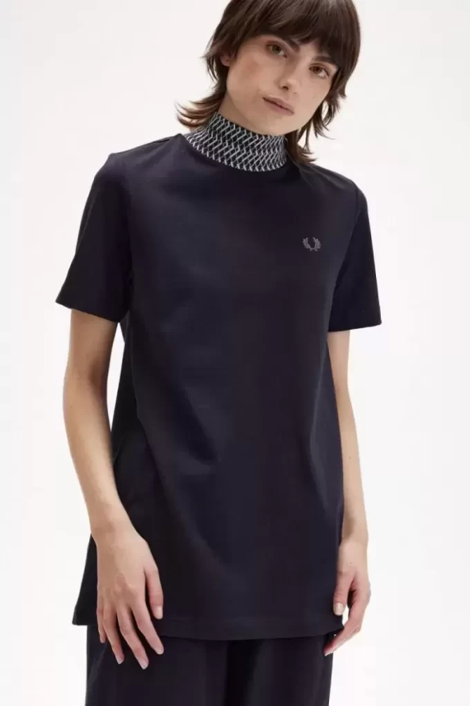 Damen-T-Shirt mit hohem Kragen und Jacquard-Besatz