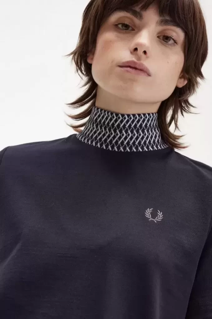 Damen-T-Shirt mit hohem Kragen und Jacquard-Besatz