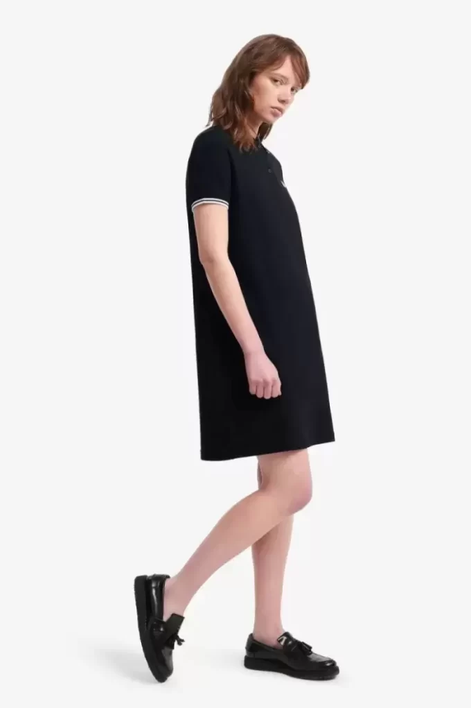 Damenkleid mit zwei Streifen