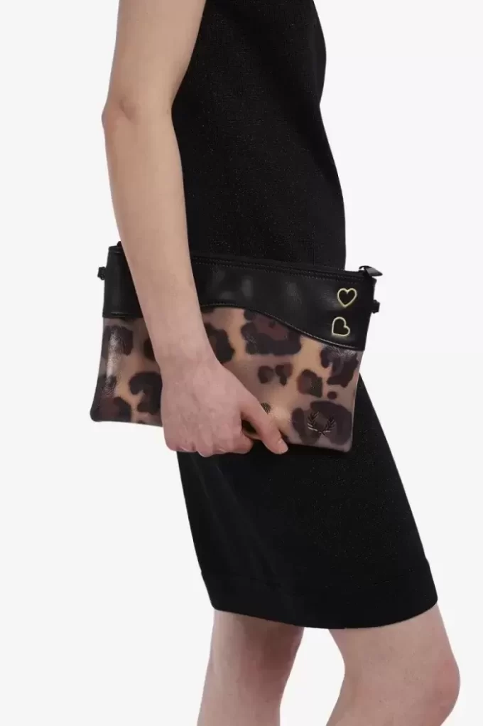 Damentaschen mit Leopardenmuster