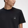 Emaille-Pin Herren-T-Shirt
