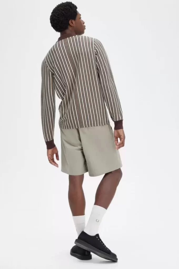Fein gestreiftes Herren-Strickhemd