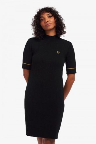 Geripptes Strickkleid