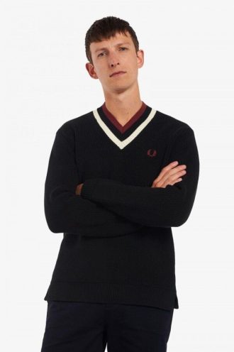 Gestreifter Pullover mit V-Ausschnitt