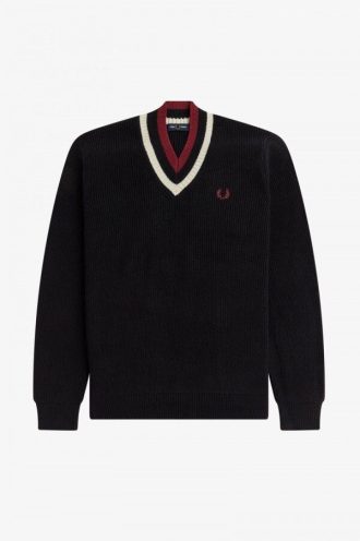 Gestreifter Pullover mit V-Ausschnitt
