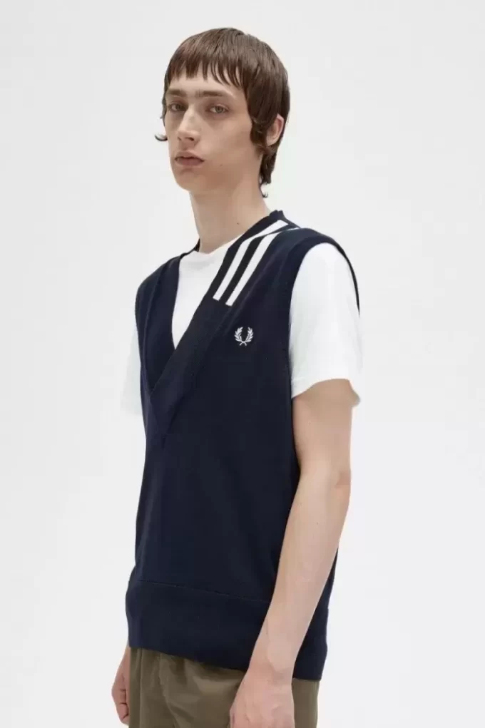 Gestrickte Herren-Tanktops mit V-Ausschnitt und Zierstreifen