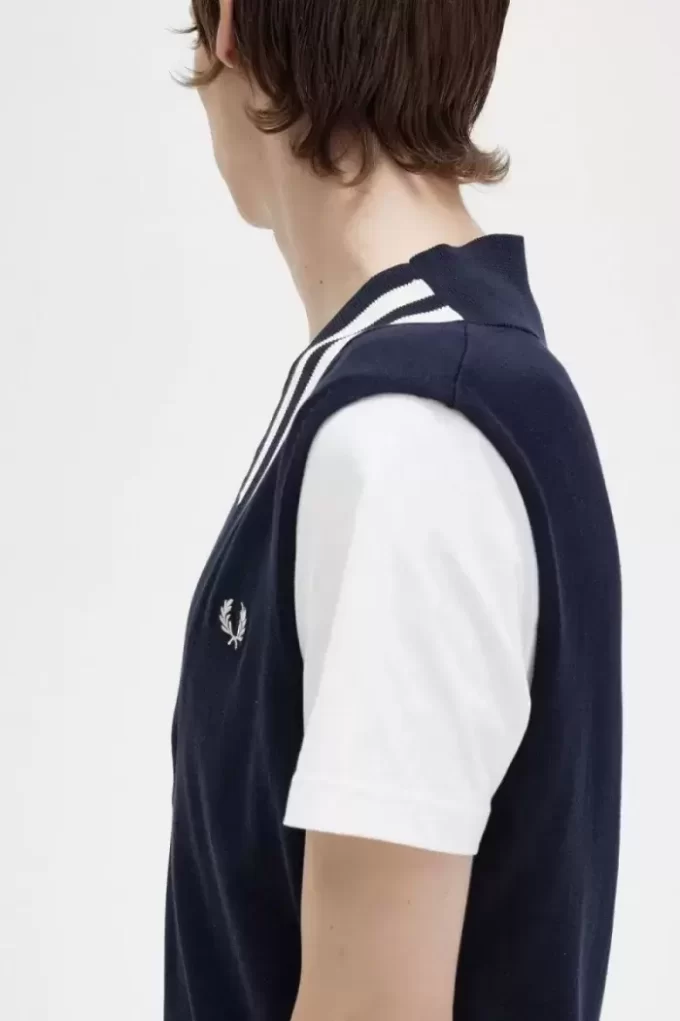 Gestrickte Herren-Tanktops mit V-Ausschnitt und Zierstreifen