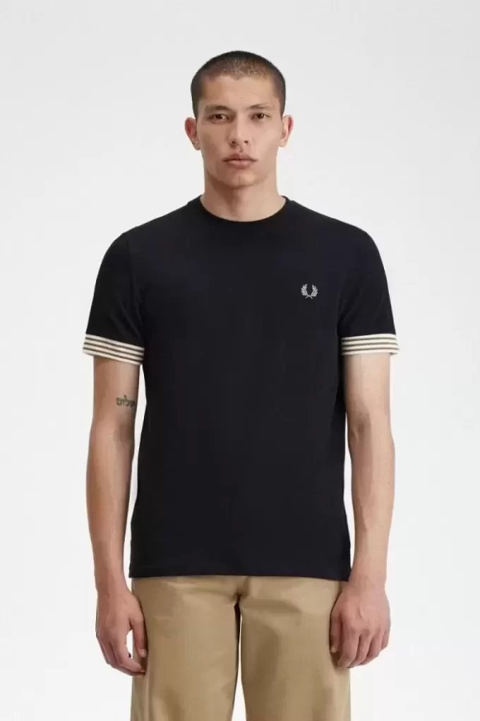 Herren-T-Shirt mit gestreiften Bündchen