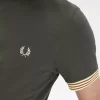 Herren-T-Shirt mit gestreiften Bündchen
