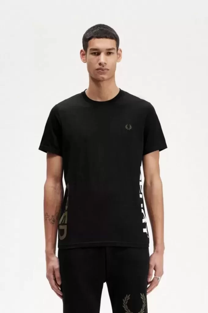 Herren-T-Shirt mit grafischem Branding