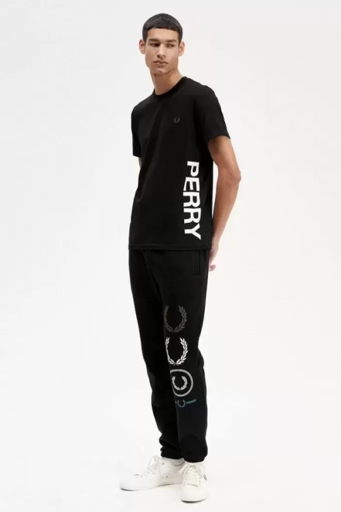 Herren-T-Shirt mit grafischem Branding