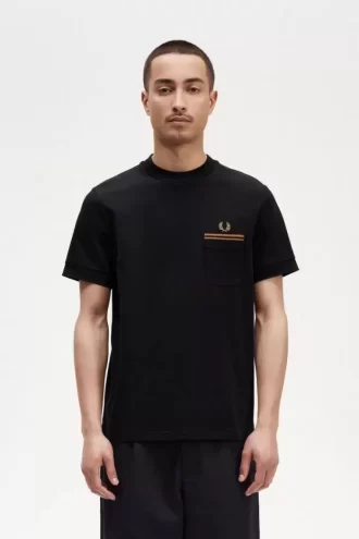 Herren-T-Shirt mit zwei Streifen und Tasche