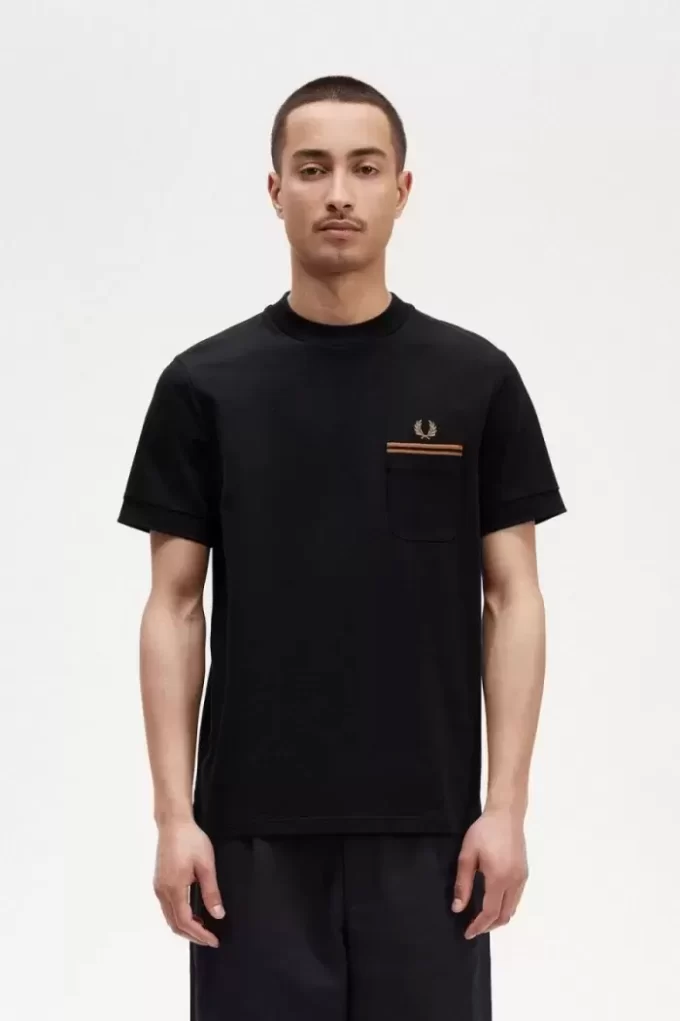 Herren-T-Shirt mit zwei Streifen und Tasche