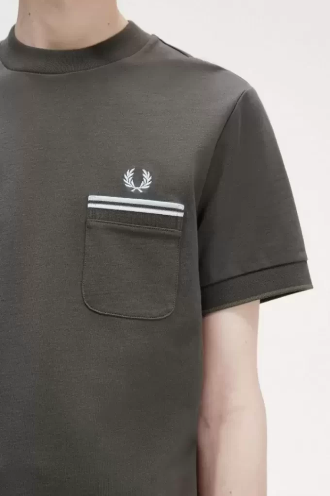 Herren-T-Shirt mit zwei Streifen und Tasche