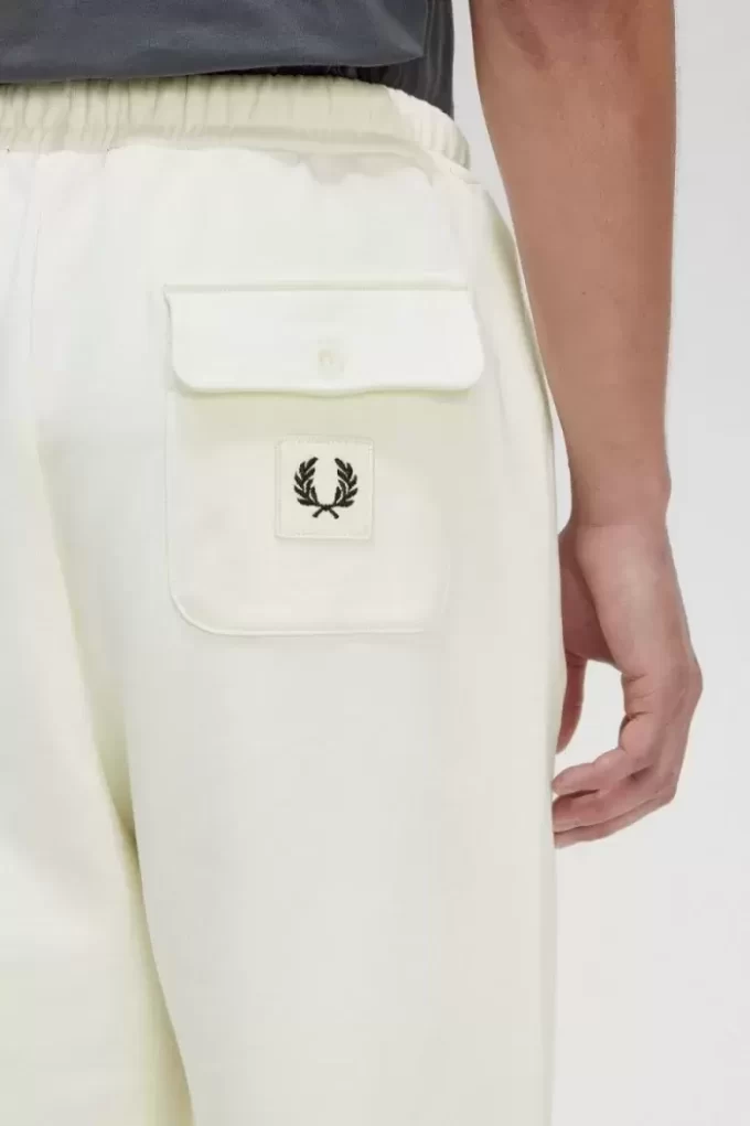 Herren-Trainingshose mit Badge-Detail