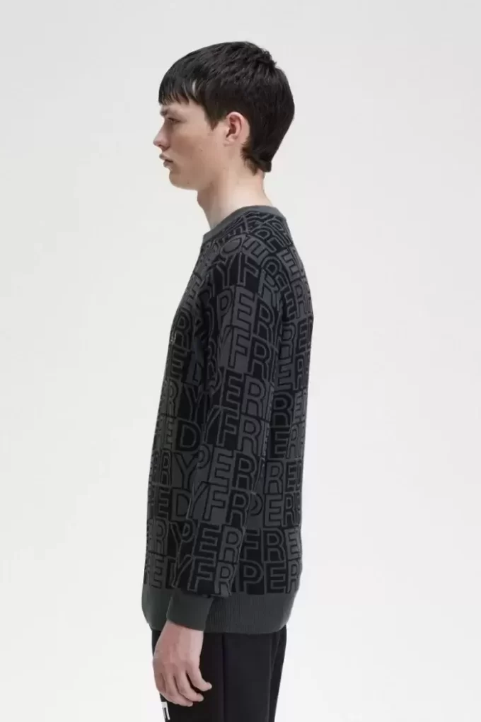 Herrenpullover mit Blockgrafik