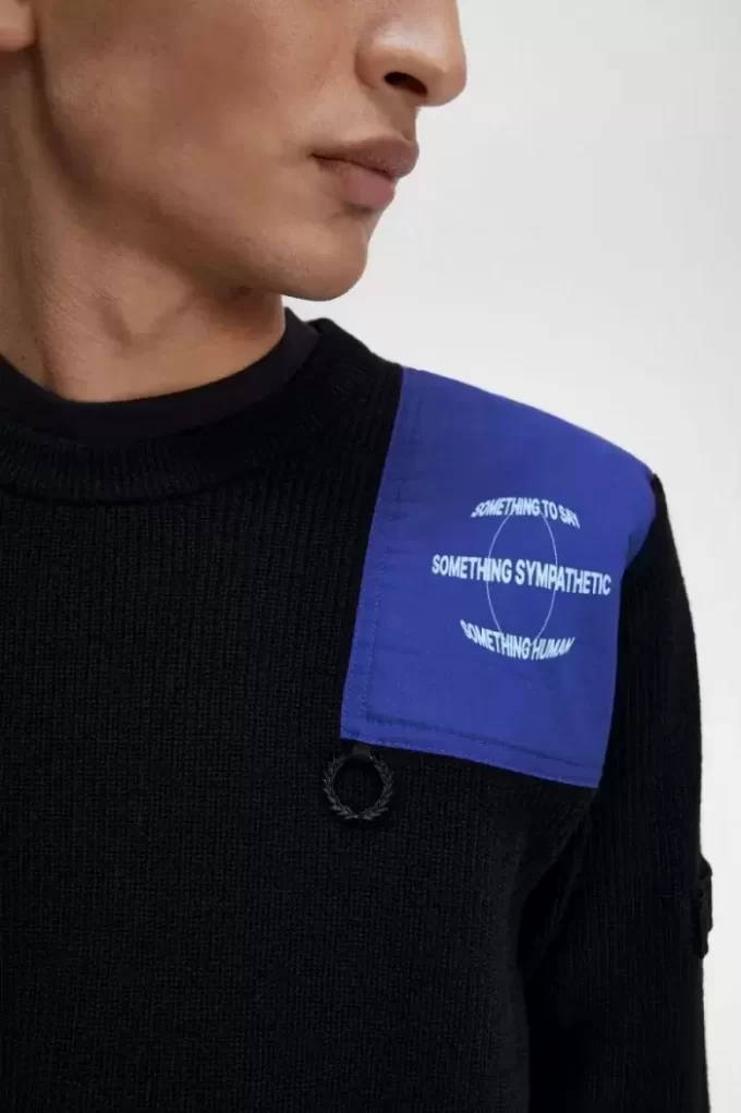 Herrenpullover mit Patch-Detail