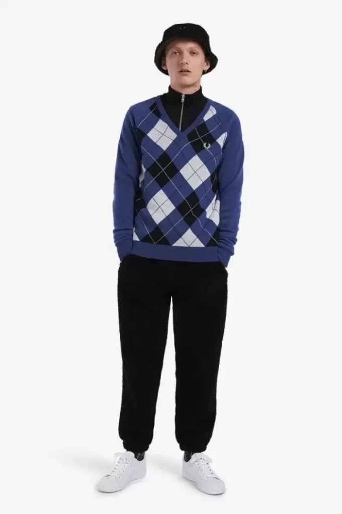 Herrenpullover mit V-Ausschnitt und Argyle-Muster aus Lammwolle