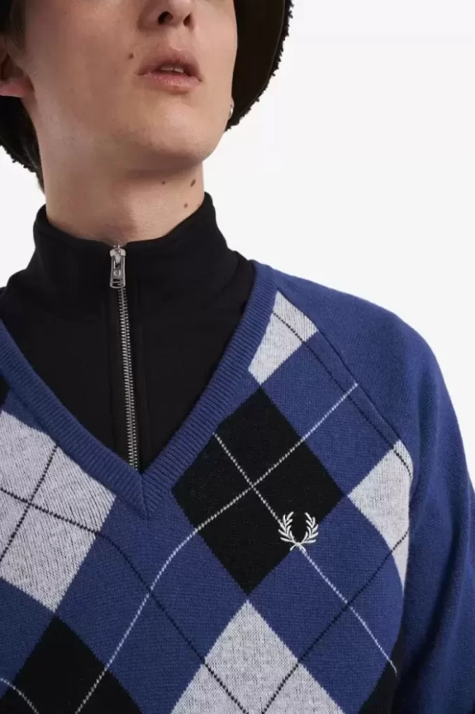 Herrenpullover mit V-Ausschnitt und Argyle-Muster aus Lammwolle