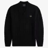 Herrenpullover mit Zopfmuster und V-Ausschnitt