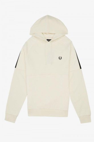 Kapuzenpullover mit Klebeband