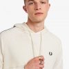 Kapuzenpullover mit Klebeband