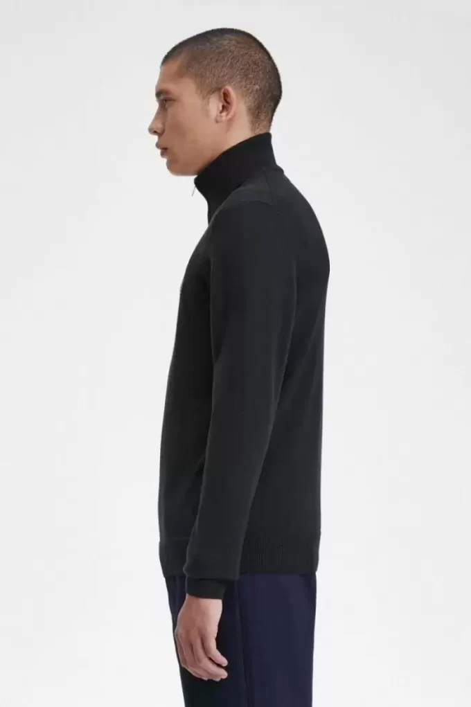 Klassischer Herrenpullover mit halbem Reißverschluss