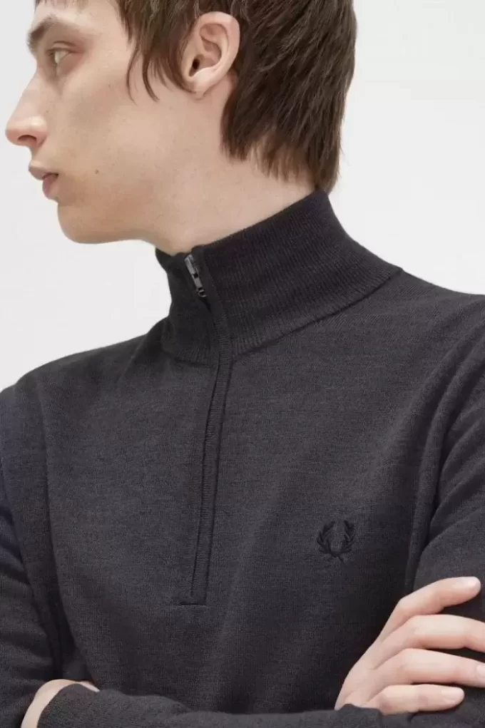 Klassischer Herrenpullover mit halbem Reißverschluss
