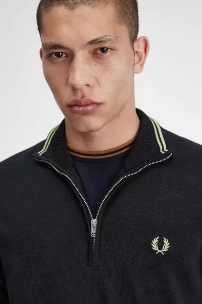 Klassischer Herrenpullover mit halbem Reißverschluss