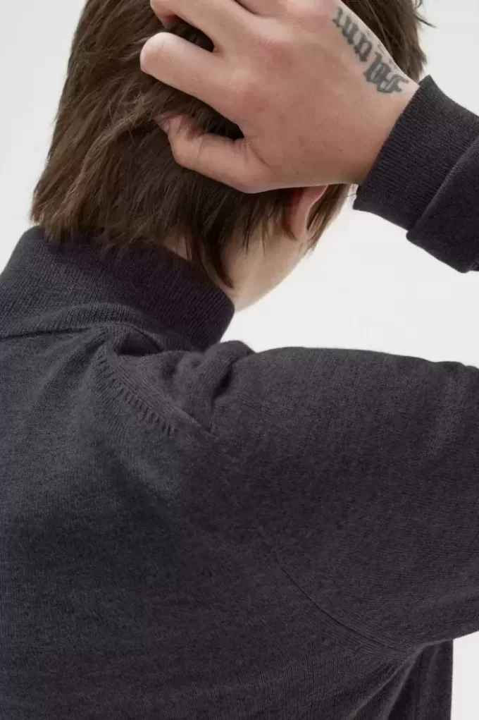 Klassischer Herrenpullover mit halbem Reißverschluss