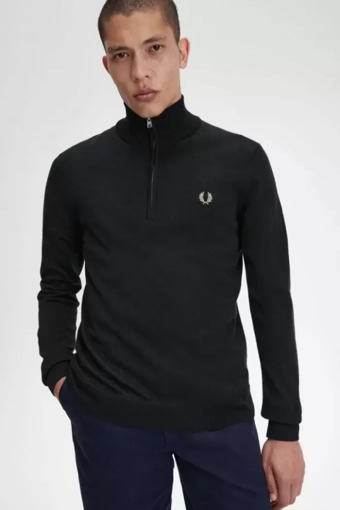 Klassischer Herrenpullover mit halbem Reißverschluss