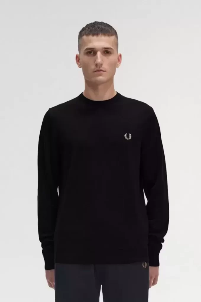 Klassischer Herrenpullover mit Rundhalsausschnitt
