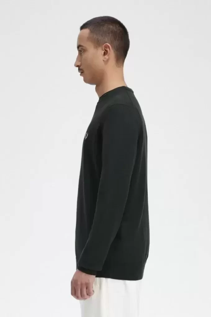 Klassischer Herrenpullover mit Rundhalsausschnitt