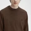 Klassischer Herrenpullover mit Rundhalsausschnitt