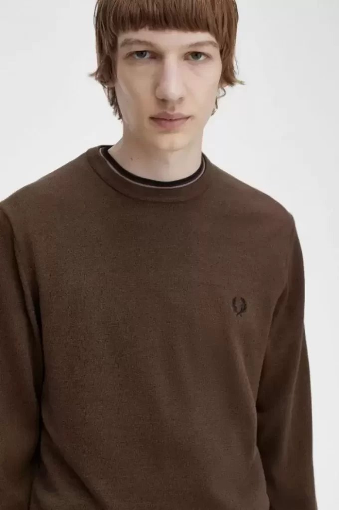 Klassischer Herrenpullover mit Rundhalsausschnitt