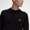Klassischer Herrenpullover mit Rundhalsausschnitt