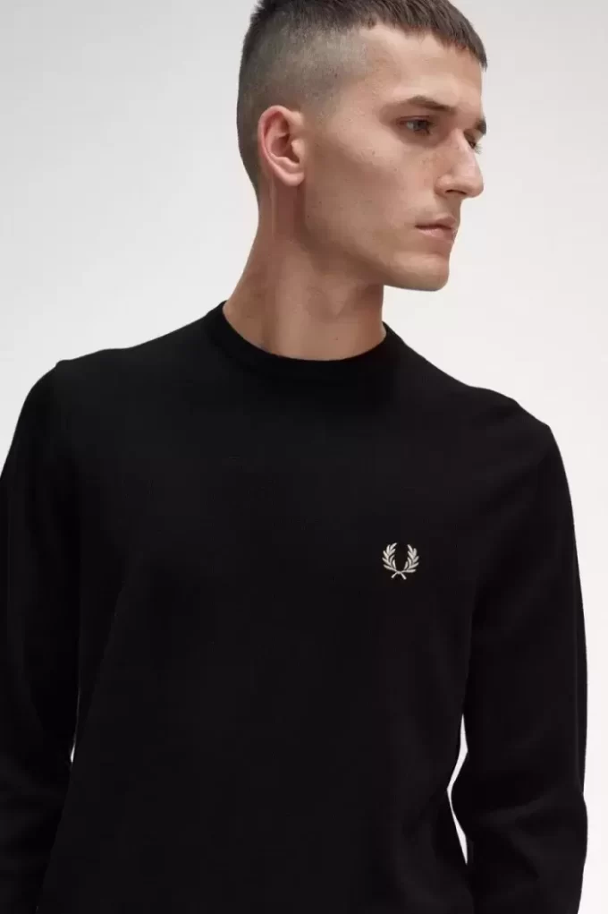Klassischer Herrenpullover mit Rundhalsausschnitt