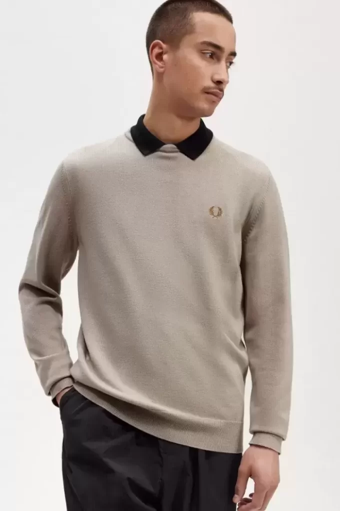 Klassischer Herrenpullover mit Rundhalsausschnitt