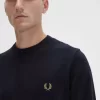Klassischer Herrenpullover mit Rundhalsausschnitt