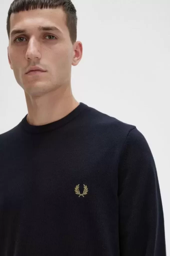 Klassischer Herrenpullover mit Rundhalsausschnitt