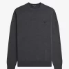 Klassischer Herrenpullover mit Rundhalsausschnitt
