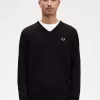 Klassischer Herrenpullover mit V-Ausschnitt