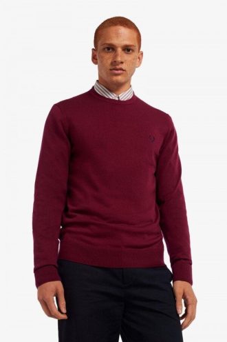 Klassischer Strickpullover mit Rundhalsausschnitt