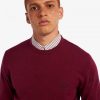 Klassischer Strickpullover mit Rundhalsausschnitt
