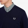 Klassischer Strickpullover mit V-Ausschnitt