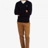 Klassischer Strickpullover mit V-Ausschnitt