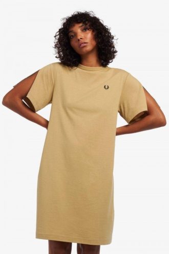 Kleid mit geklebten Ärmeleinsätzen