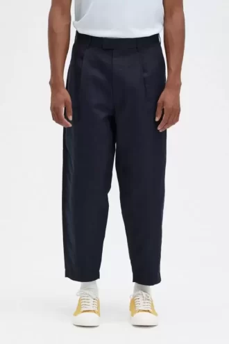 Kurze Herrenhose aus Leinenmischung